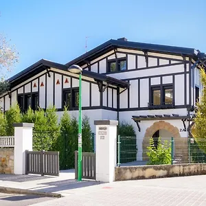 https://neguri-apartment-with-parking-by-aston-rentals.sansebastianhotels.net