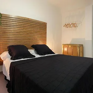 https://victoria-familia-bohemia-vintage-centro-ciudad.hotelsinnerja.org